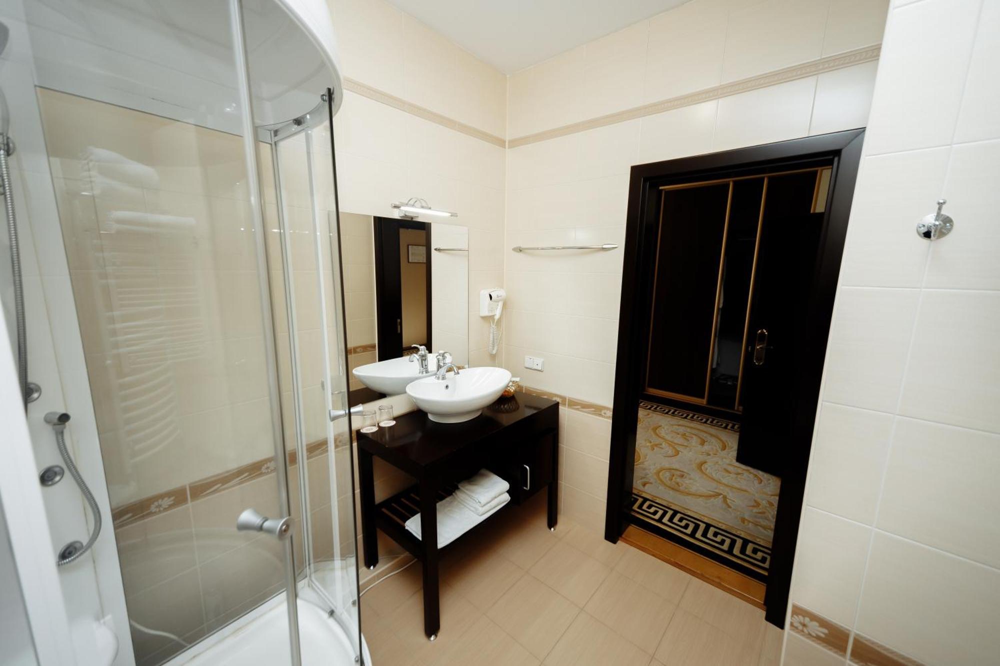 Hotel Royal Florence Kişinev Dış mekan fotoğraf