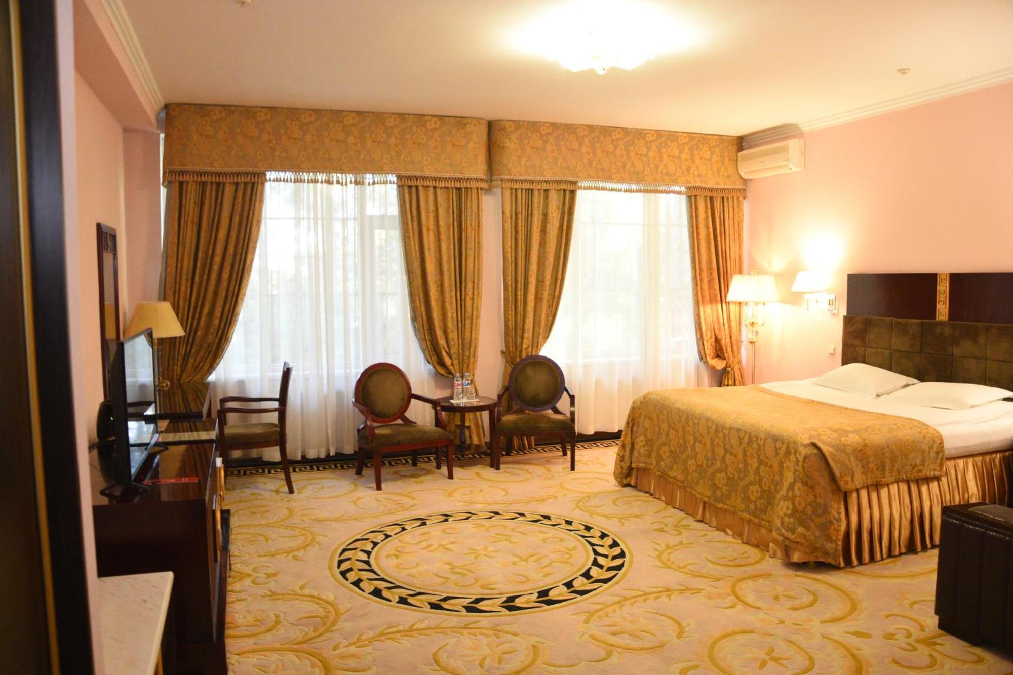 Hotel Royal Florence Kişinev Dış mekan fotoğraf